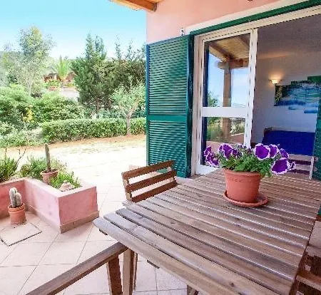 Tharros Apartment *